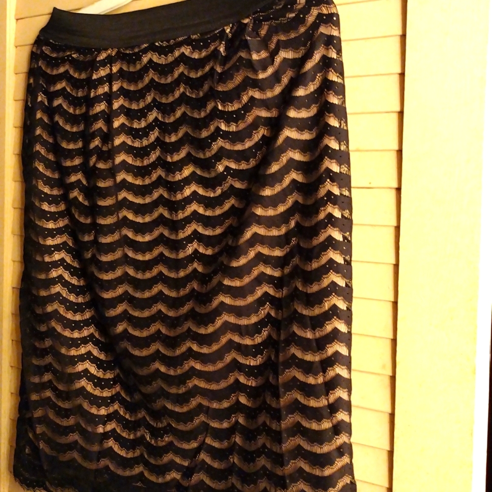 Mossimo lace overlay skirt